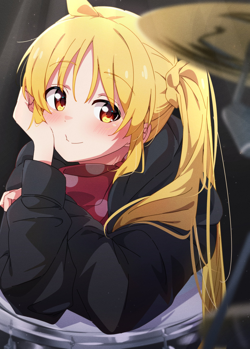 1girl absurdres ahoge bangs black_jacket blonde_hair blurry blurry_background blurry_foreground blush bocchi_the_rock! bow closed_mouth commentary_request depth_of_field drum drum_set head_rest highres ijichi_nijika instrument jacket long_hair looking_at_viewer polka_dot polka_dot_bow red_eyes red_ribbon reikakrzk ribbon shiny shiny_hair side_ponytail smile solo upper_body zipper