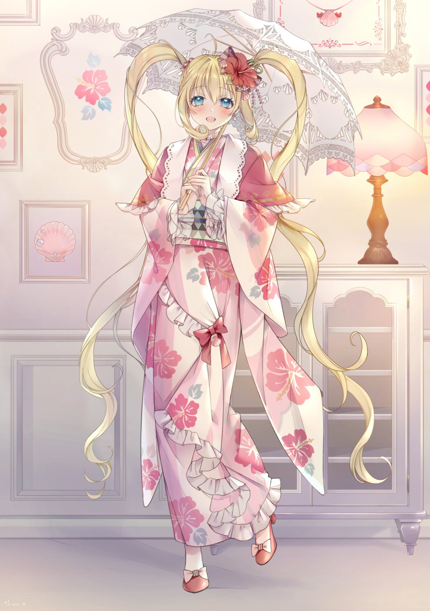 +1_(yakusoku0722) 1girl absurdly_long_hair blonde_hair blue_eyes blush bow commentary_request floral_print flower frills full_body hair_flower hair_ornament highres indoors japanese_clothes kimono lamp long_hair looking_at_viewer mermaid_melody_pichi_pichi_pitch nanami_lucia parasol picture_frame shell twintails umbrella very_long_hair