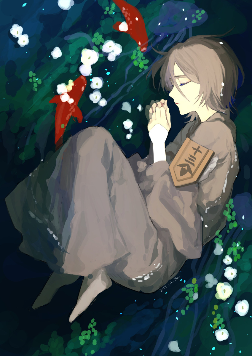 1girl absurdres badge black_hair black_hakama black_kimono bleach bleach:_the_thousand-year_blood_war closed_eyes commentary fetal_position hakama highres japanese_clothes jou_(jo_jjo) kimono koi kuchiki_rukia parted_lips short_hair solo white_sleeves