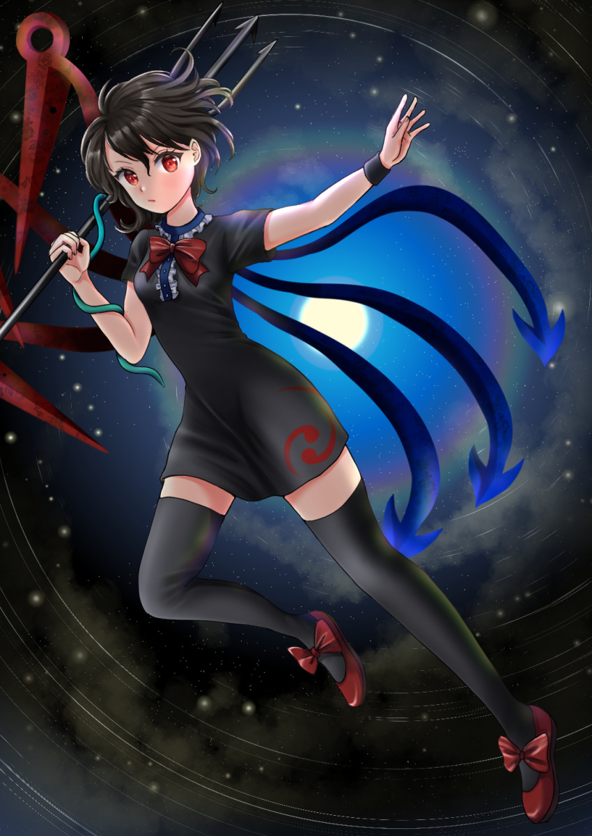 1girl asymmetrical_wings bangs black_dress black_hair blue_wings blush bow bowtie breasts buttons center_frills closed_mouth commentary_request dress footwear_bow frilled_dress frills full_body hair_between_eyes highres holding holding_polearm holding_weapon houjuu_nue kyabekko looking_at_viewer night night_sky polearm rainbow red_bow red_bowtie red_eyes red_footwear red_wings short_dress short_hair short_sleeves sky small_breasts snake solo star_(sky) starry_sky sun sun_halo thigh-highs tomoe_(symbol) touhou trident v-shaped_eyebrows weapon wings wristband zettai_ryouiki
