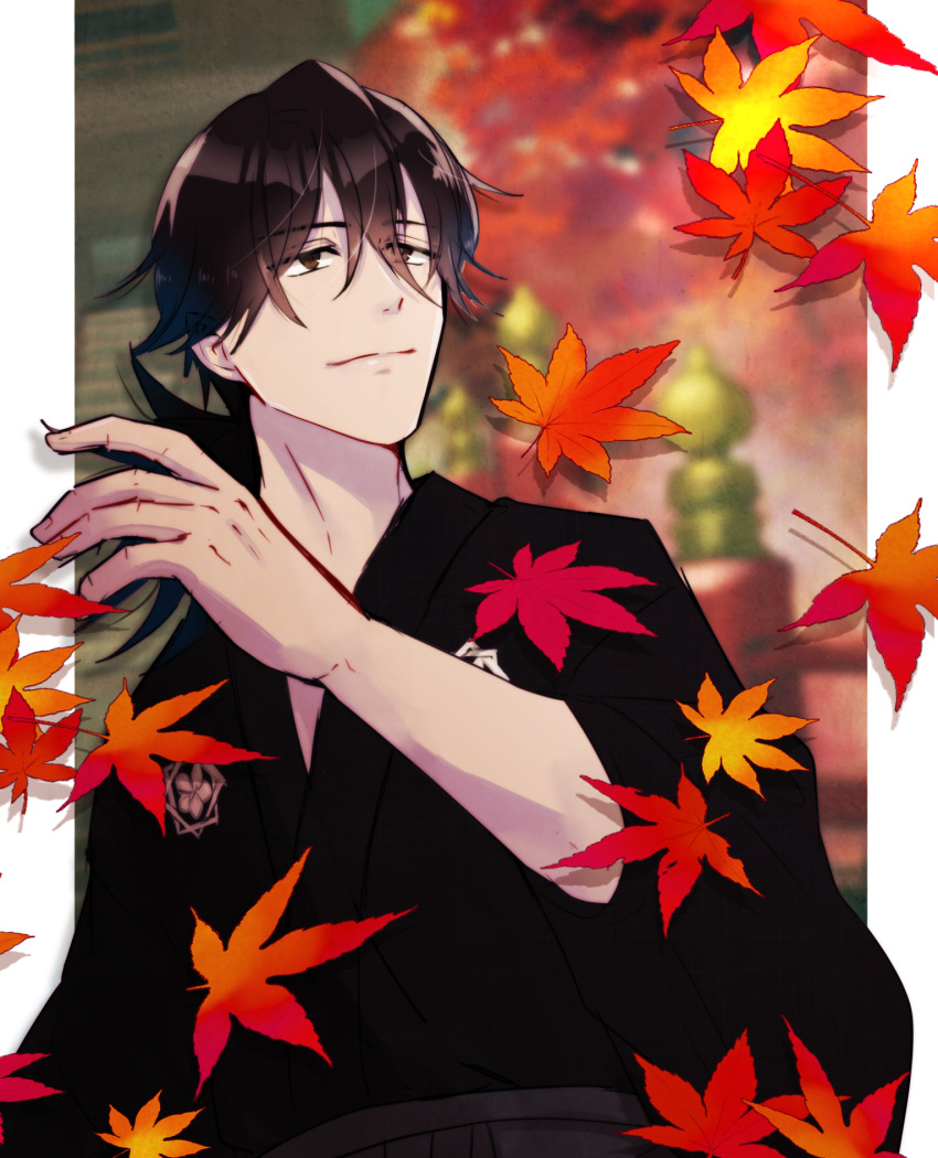 1boy autumn_leaves black_hair black_kimono blurry blurry_background brown_eyes falling_leaves fate/grand_order fate_(series) hair_between_eyes hand_up highres japanese_clothes kimono leaf long_hair looking_to_the_side looking_up low_ponytail male_focus maple_leaf outside_border pillarboxed sakamoto_clan_(emblem) sakamoto_ryouma_(fate) sakamoto_ryouma_(lancer)_(fate) sasago335 smile solo tree upper_body