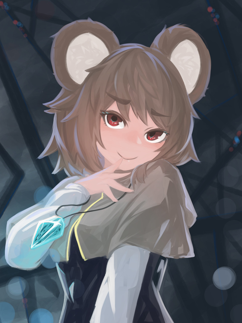 1girl absurdres animal_ears bangs black_vest capelet clip_studio_paint_(medium) closed_mouth commentary_request crystal grey_capelet grey_hair highres jewelry lenserd long_sleeves looking_at_viewer mouse_ears mouse_girl nazrin pendant red_eyes shirt short_hair smile solo touhou upper_body vest white_shirt