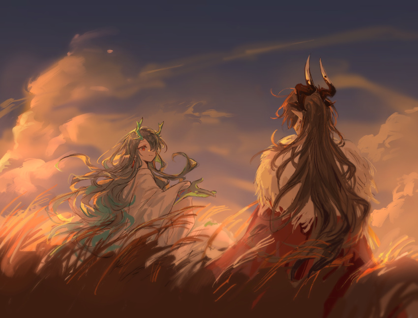 1boy 1girl arknights bangs black_hair blue_sky brown_hair chong_yue_(arknights) cloak closed_mouth clouds cloudy_sky commentary_request dragon_horns dusk_(arknights) field fur-trimmed_cloak fur_trim hair_over_one_eye highres horns long_sleeves outdoors pointy_ears red_cloak red_eyes sky smile sunset wide_sleeves yunluo
