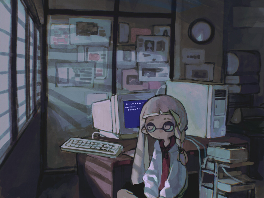 1girl agent_3_(splatoon_3) blinds blue_screen_of_death braid cable closed_mouth computer desk dr_mice eyebrow_cut highres indoors inkling inkling_girl jacket keyboard_(computer) long_hair long_sleeves monitor open_clothes open_jacket pointy_ears side_braid sitting solo splatoon_(series) splatoon_3 tentacle_hair white_jacket window
