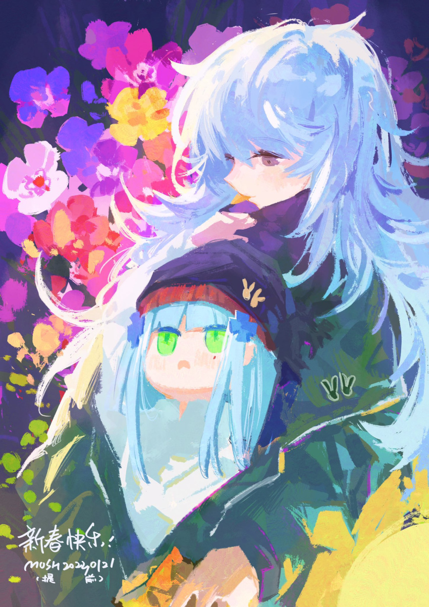 2girls aged_down beanie commentary_request eating floral_background g11_(girls'_frontline) girls_frontline green_eyes green_jacket grey_hair hair_ornament hat highres hk416_(girls'_frontline) jacket long_hair looking_at_another messy_hair multiple_girls mush open_mouth role_reversal upper_body