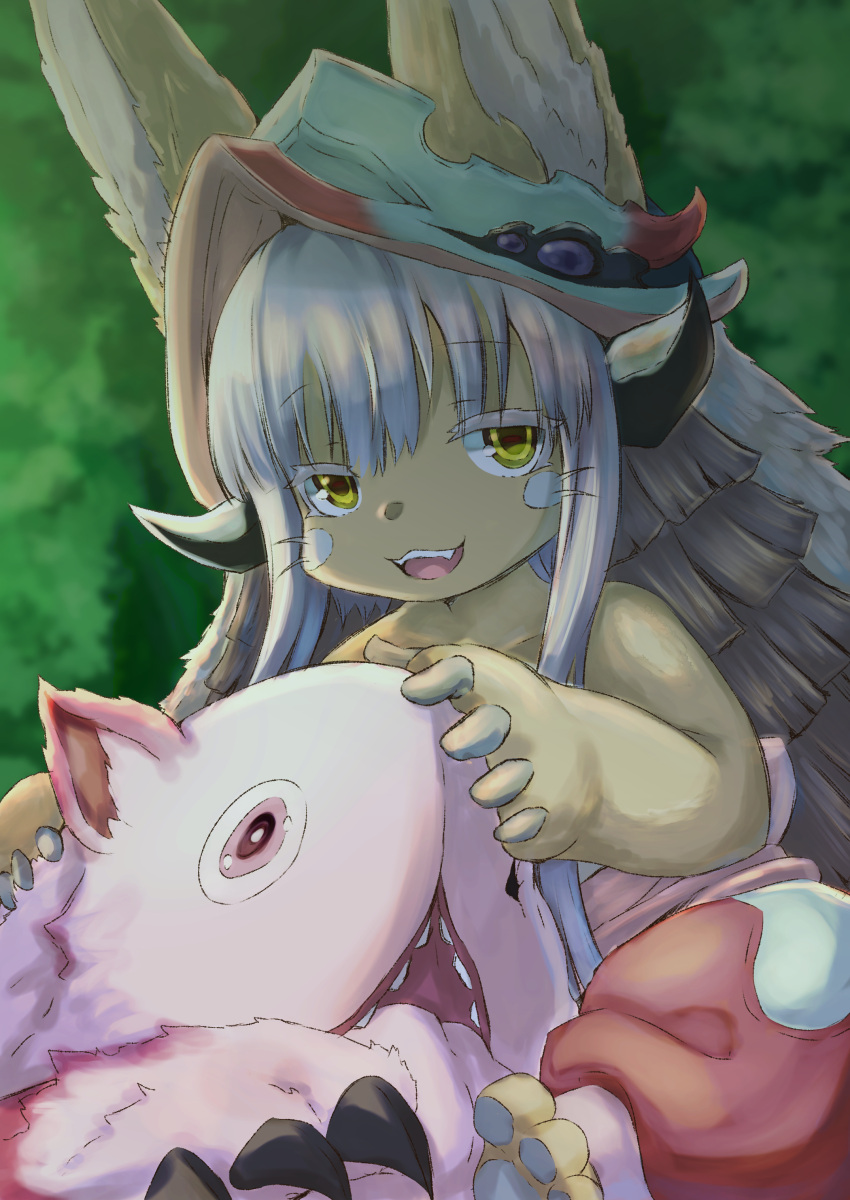 2others absurdres androgynous boro_bukuro brown_fur claws creature ears_through_headwear fake_horns fangs furry helmet highres horned_helmet horns made_in_abyss missing_eye mitty_(made_in_abyss) multiple_others nanachi_(made_in_abyss) open_mouth other_focus pawpads puffy_pants whiskers white_hair yellow_eyes