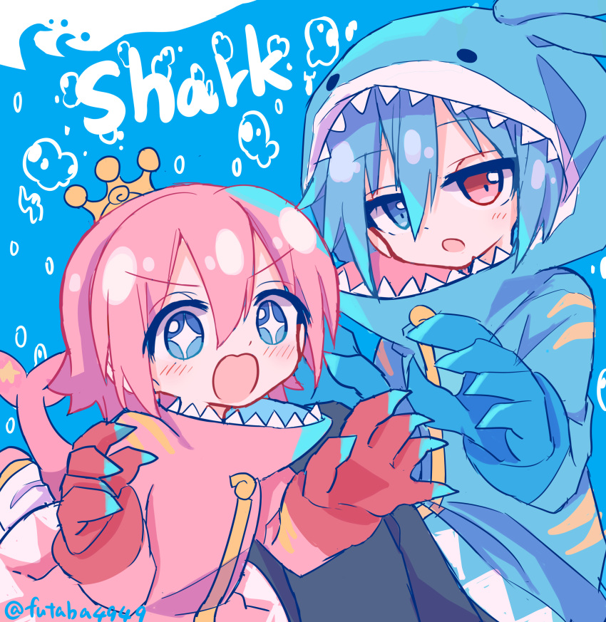 2boys absurdres alternate_costume animal_costume bangs blue_background blue_eyes blue_hair blush bubble crown futaba969649 heterochromia highres looking_at_viewer male_focus multiple_boys ocean_prince open_mouth pink_hair puyopuyo red_eyes shark shark_costume sig_(puyopuyo)