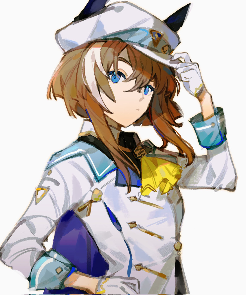 1girl ascot bangs blue_eyes brown_hair cape cheval_grand_(umamusume) closed_mouth gloves grey_background hand_on_headwear hand_on_hip hat highres hikawayunn jacket long_hair long_sleeves multicolored_hair simple_background solo streaked_hair umamusume upper_body white_gloves white_headwear white_jacket yellow_ascot