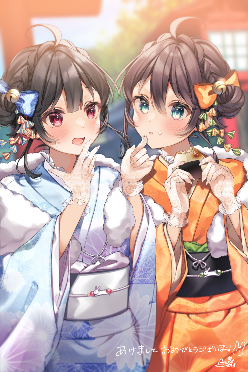 2girls absurdres ahoge alternate_hairstyle anzu_1026 aqua_eyes bell blue_kimono braid brown_hair crown_braid eye_contact food food_on_face fur_shawl furisode gloves hair_bell hair_bun hair_ornament hatsumoude highres hololive japanese_clothes kanzashi kimono lace lace_gloves looking_at_another multiple_girls natsuiro_matsuri new_year obi obiage obijime onigiri orange_kimono red_eyes sash shawl short_hair shrine single_side_bun virtual_youtuber white_gloves