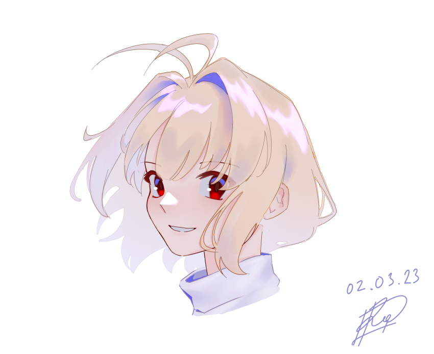 1girl antenna_hair arcueid_brunestud bangs blonde_hair commentary_request dated hair_intakes highres looking_at_viewer portrait red_eyes roman_komarov short_hair sidelocks signature simple_background smile solo tsukihime turtleneck white_background