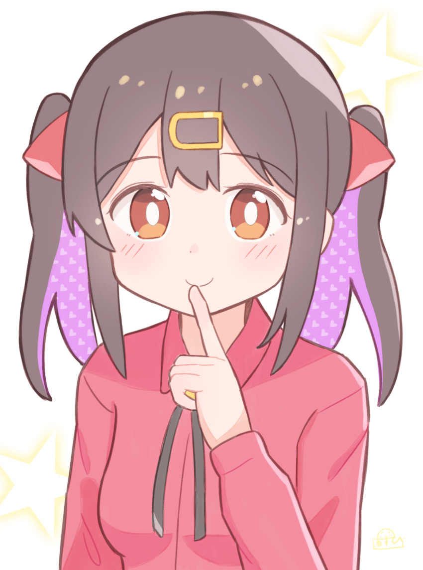 1girl black_hair brown_eyes colored_inner_hair commentary finger_to_mouth hair_between_eyes hair_ornament hairclip highres light_blush long_sleeves looking_at_viewer medium_hair multicolored_hair omochi_tabeyo97 onii-chan_wa_oshimai! oyama_mihari purple_hair red_shirt shirt simple_background smile solo twintails two-tone_hair upper_body white_background wing_collar