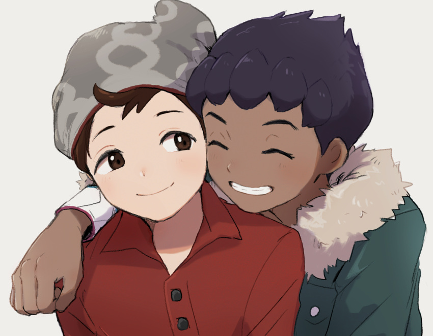 2boys arm_around_shoulder beanie brown_eyes brown_hair buttons cable_knit closed_eyes closed_mouth collared_shirt commentary_request dark-skinned_male dark_skin dynamax_band fur-trimmed_jacket fur_trim grey_headwear grin hand_up hat highres hiragana_(maru_kaku) hop_(pokemon) jacket male_focus multiple_boys pokemon pokemon_(game) pokemon_swsh purple_hair red_shirt shirt short_hair smile teeth upper_body victor_(pokemon)