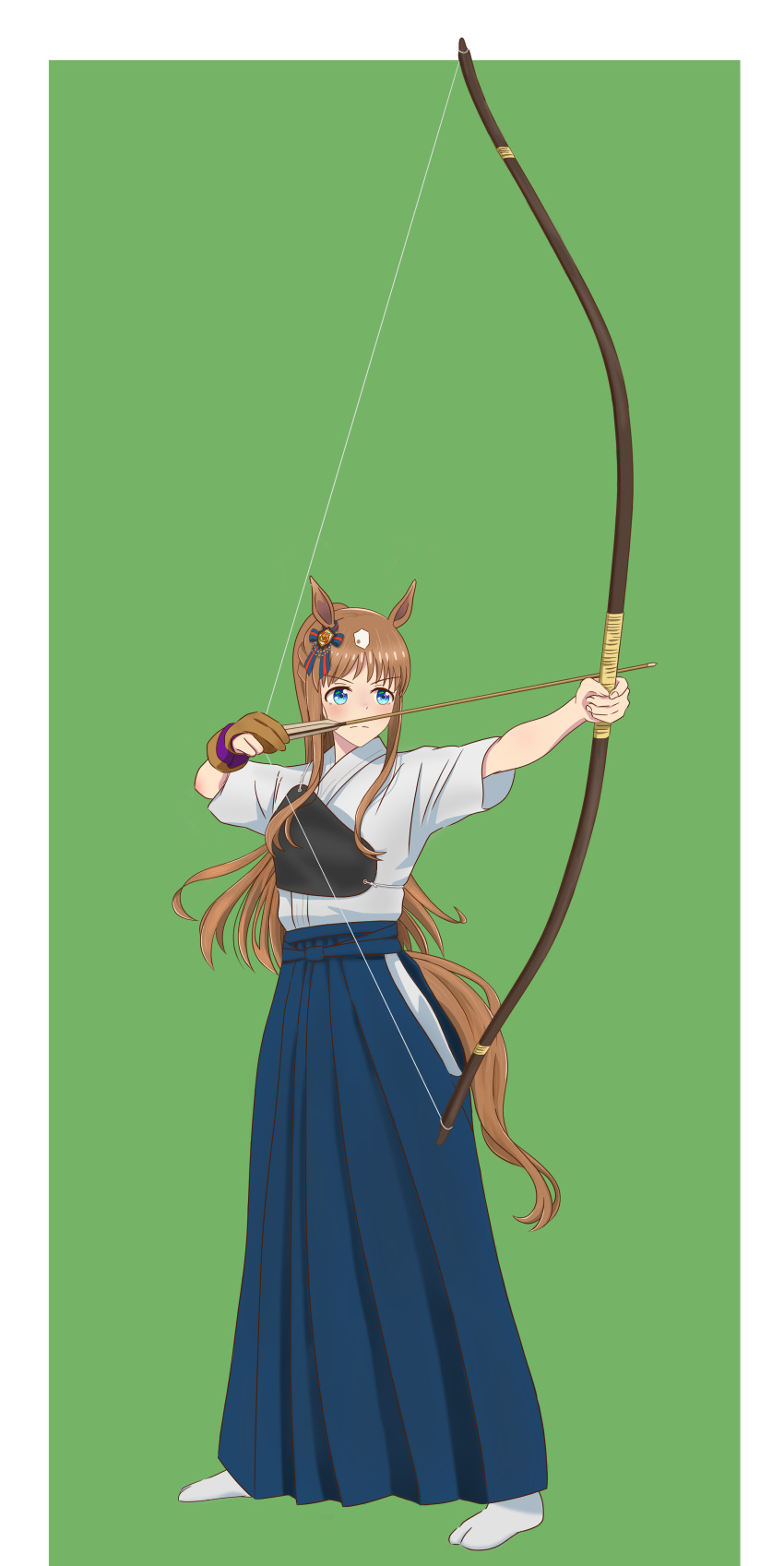 1girl absurdres aidaho alternate_costume animal_ears archery archery_shooting_glove arrow_(projectile) blue_eyes blue_hakama border bow_(weapon) brown_gloves brown_hair ear_bow full_body gloves grass_wonder_(umamusume) green_background hakama highres holding holding_arrow holding_bow_(weapon) holding_weapon horse_ears horse_girl horse_tail japanese_clothes kyuudou long_hair multicolored_hair muneate partially_fingerless_gloves simple_background single_glove socks solo streaked_hair tail two-tone_hair umamusume weapon white_border white_hair white_socks yugake