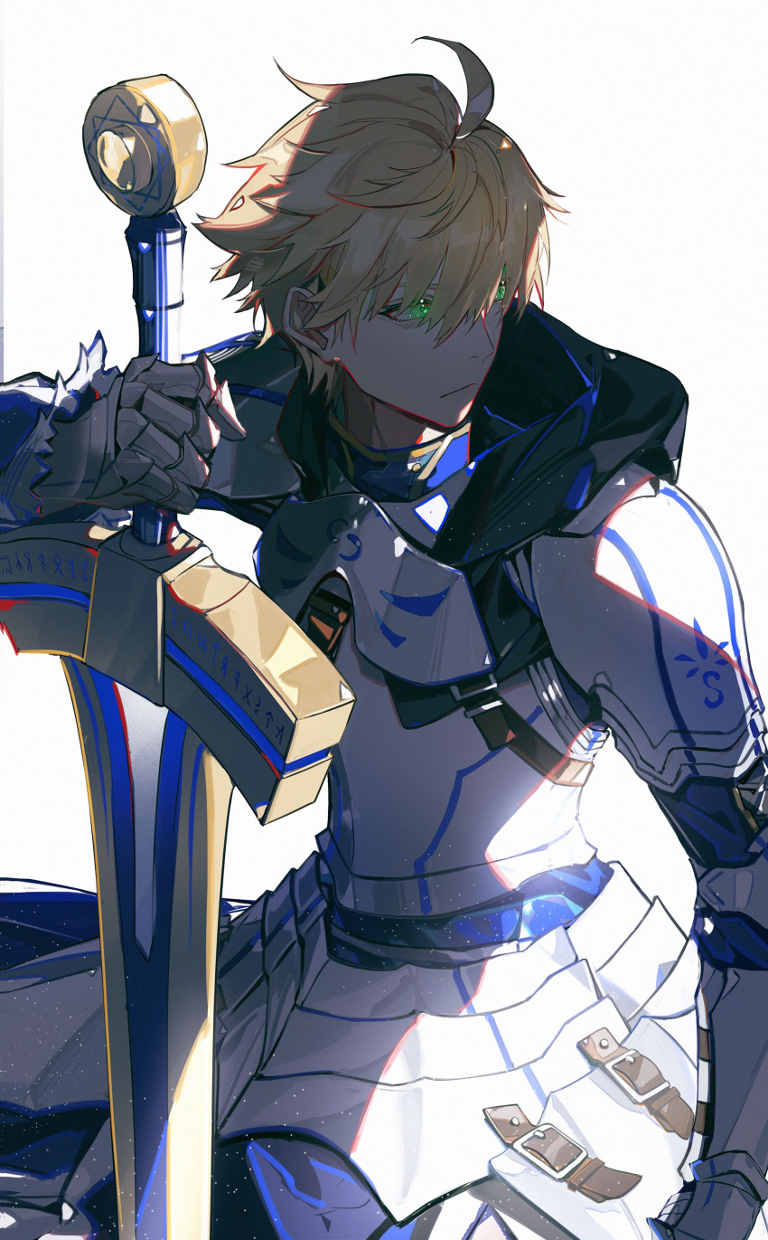 1boy absurdres ahoge armor arthur_pendragon_(fate) blonde_hair closed_mouth excalibur_(fate/prototype) fate/grand_order fate_(series) green_eyes hair_between_eyes highres holding holding_sword holding_weapon hood hood_down kiki7 looking_away male_focus solo sword weapon white_background