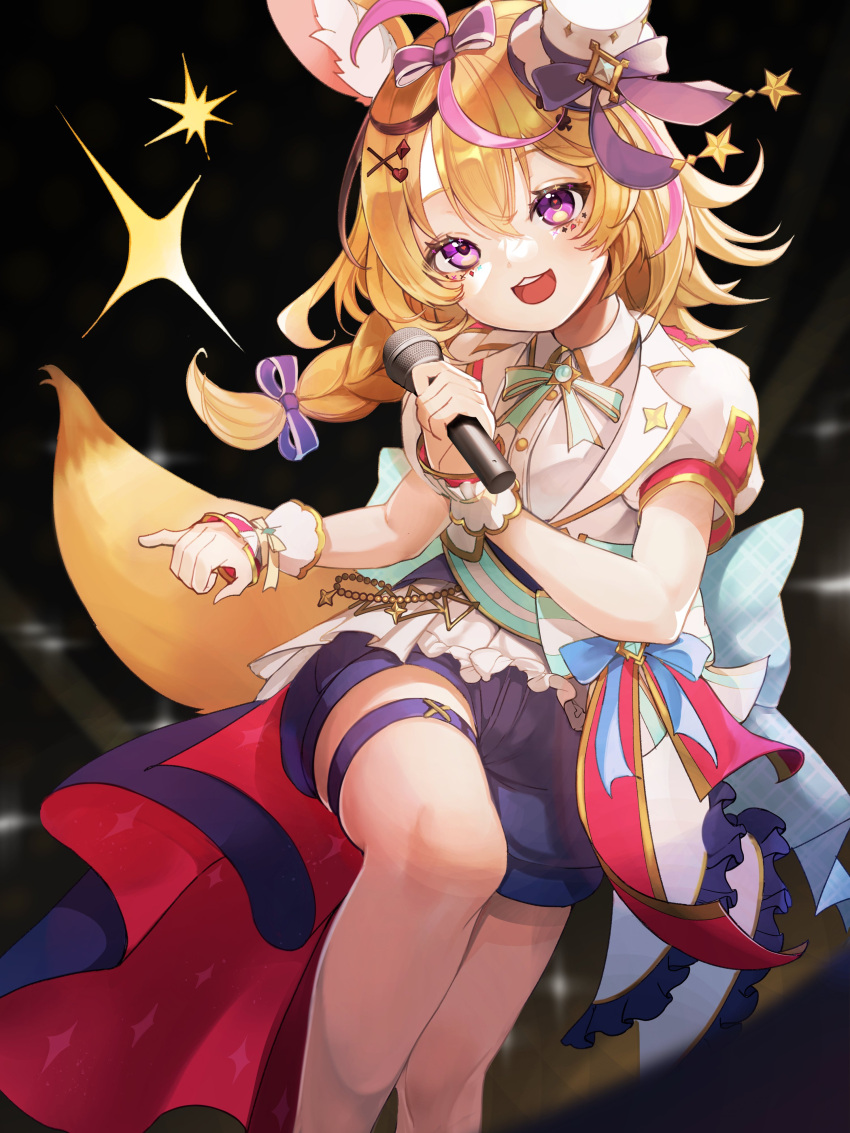 1girl :3 absurdres ahoge animal_ears blonde_hair blue_bow blue_shorts bow braid feet_out_of_frame fox_ears fox_girl fox_tail hair_between_eyes hat hat_bow highres holding holding_microphone hololive hololive_idol_uniform_(bright) idol makeup microphone mini_hat mini_top_hat multicolored_bow multicolored_hair omaru_polka open_mouth round_teeth senada37 shorts smile solo sparkle standing standing_on_one_leg streaked_hair tail teeth top_hat violet_eyes virtual_youtuber wristband