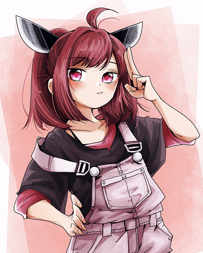 1girl :/ ahoge alternate_costume alternate_hair_color black_shirt blade blush closed_mouth collarbone commentary contrapposto dot_nose hand_on_hip hand_up headgear highres layered_shirt looking_at_viewer medium_hair natsu_tuna overalls red_background red_eyes red_shirt redhead salute shirt short_sleeves sleeves_rolled_up solo suspenders suspenders_slip swept_bangs torn_clothes torn_shirt touhoku_kiritan twintails two-finger_salute upper_body voiceroid