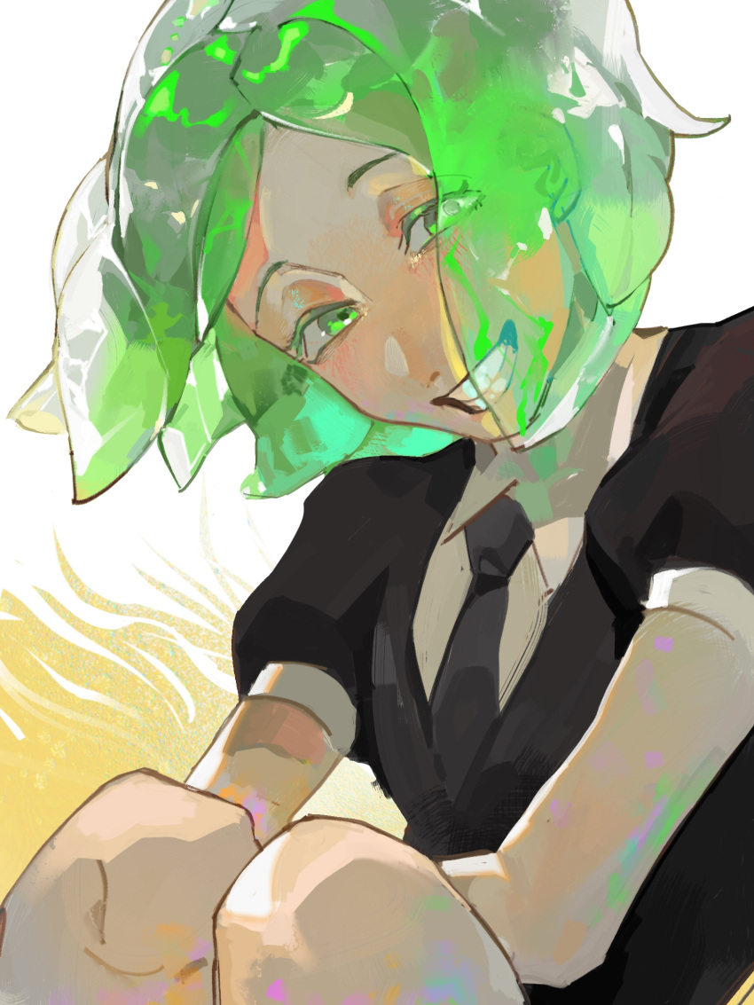1other androgynous black_shirt collared_shirt colored_eyelashes crystal_hair gem gem_uniform_(houseki_no_kuni) glowing glowing_hair green_eyes green_hair grin half-closed_eyes highres houseki_no_kuni knees_up looking_at_viewer necktie other_focus parted_bangs phosphophyllite puffy_short_sleeves puffy_sleeves shirt short_hair short_sleeves sitting smile solo translucent translucent_hair white_shirt xiaoxiaoguguzi