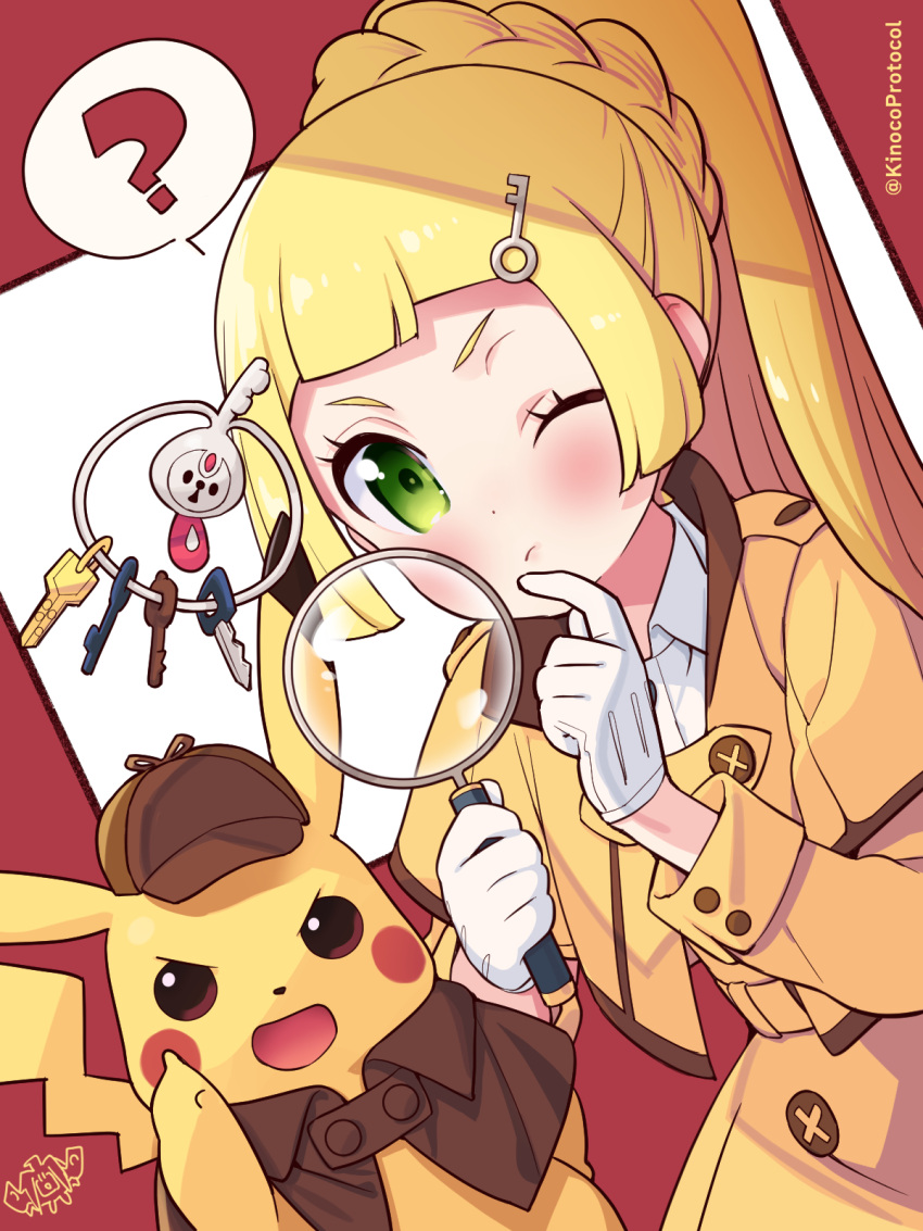 1girl ? belt blonde_hair blush braid brown_headwear buttons closed_mouth clothed_pokemon commentary_request cosplay detective_pikachu eyelashes gloves green_eyes hair_ornament hairclip hands_up highres holding holding_magnifying_glass jacket kinocopro lillie_(pokemon) long_hair magnifying_glass one_eye_closed pikachu pokemon pokemon_(game) pokemon_masters_ex pokemon_sm ponytail shauna_(pokemon) shauna_(pokemon)_(cosplay) spoken_question_mark twitter_username watermark white_gloves yellow_jacket