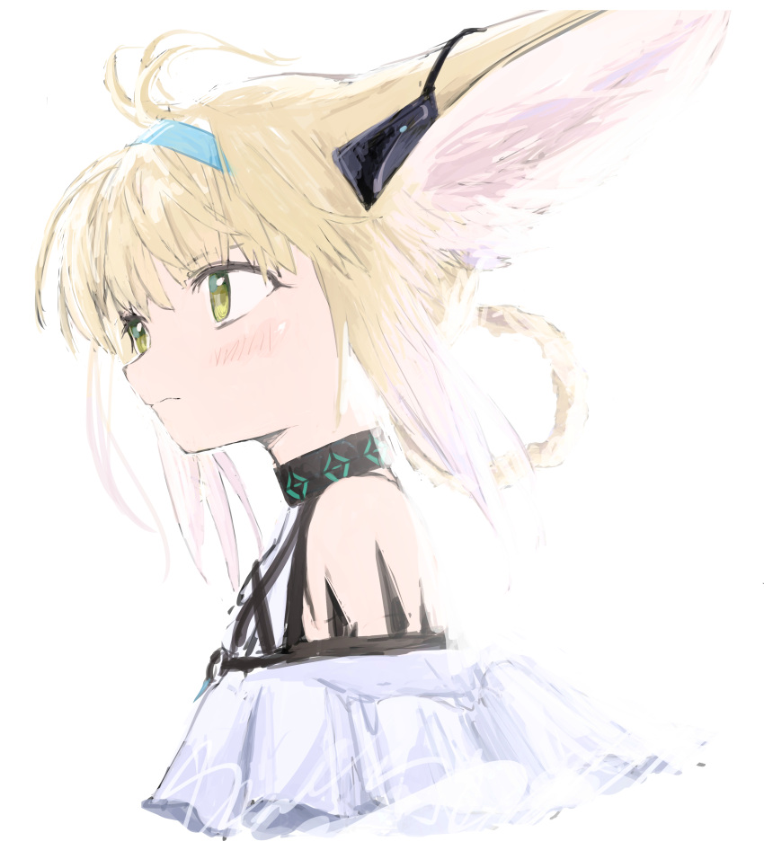 1girl absurdres animal_ears antenna_hair arknights bare_shoulders black_collar blonde_hair blue_hairband blush braid closed_mouth clothing_cutout collar commentary cropped_shoulders dress earpiece fox_ears fox_girl from_side green_eyes hairband highres infection_monitor_(arknights) mochi_232310 multicolored_hair oripathy_lesion_(arknights) short_hair shoulder_cutout simple_background solo suzuran_(arknights) two-tone_hair white_background white_dress white_hair
