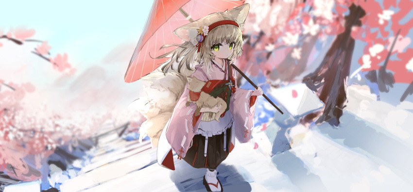 1girl absurdres alac_(408005134) animal animal_ears arknights ball black_hakama blonde_hair cherry_blossoms closed_mouth day flower fox fox_ears fox_girl fox_tail from_above geta green_eyes hair_flower hair_ornament hairband hakama highres holding holding_animal holding_umbrella japanese_clothes kimono long_hair long_sleeves looking_at_viewer looking_up multiple_tails official_alternate_costume oil-paper_umbrella orange_flower outdoors pink_kimono red_hairband socks solo standing suzuran_(arknights) suzuran_(yukibare)_(arknights) tabi tail temari_ball tree umbrella white_socks wide_sleeves