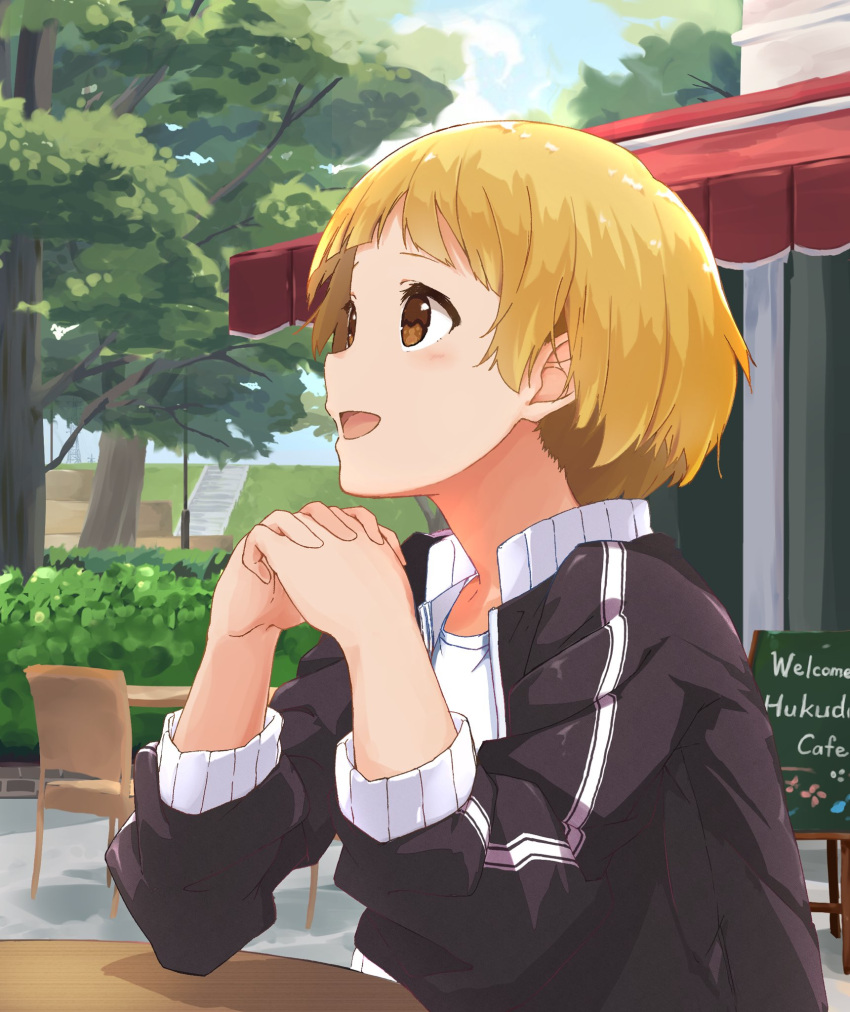 1girl black_jacket blonde_hair brown_eyes bush chair clouds cloudy_sky day elbow_on_table fukuda_noriko highres idolmaster idolmaster_million_live! idolmaster_million_live!_theater_days interlocked_fingers jacket long_sleeves looking_at_another open_mouth outdoors rauto shirt short_hair sky smile solo table track_jacket tree white_shirt