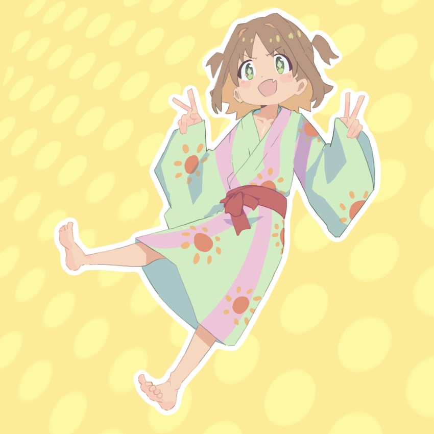 +_+ 1girl :d barefoot blush_stickers brown_hair colored_inner_hair commentary double_v fang full_body green_eyes gustavo_schuler highres japanese_clothes kimono long_sleeves looking_at_viewer multicolored_hair oka_asahi onii-chan_wa_oshimai! open_mouth orange_hair outline polka_dot polka_dot_background print_kimono sash short_hair simple_background smile solo sun_print two-tone_hair two_side_up v white_outline wide_sleeves yellow_background yukata