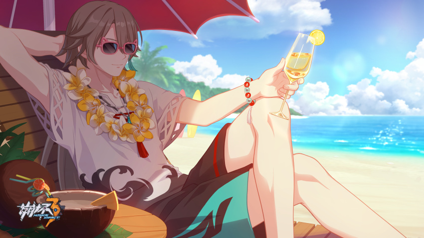 1boy alternate_costume arm_up beach beach_umbrella black_shorts bracelet chinese_commentary clouds cloudy_sky coconut coconut_cup crossed_legs cup drink feet_out_of_frame food fruit highres holding holding_cup honkai_(series) honkai_impact_3rd jewelry lemon lemon_slice light_smile long_hair male_focus necklace official_art official_wallpaper outdoors pink-framed_eyewear shirt shorts sky su_(honkai_impact) sunlight surfboard tree umbrella white_shirt