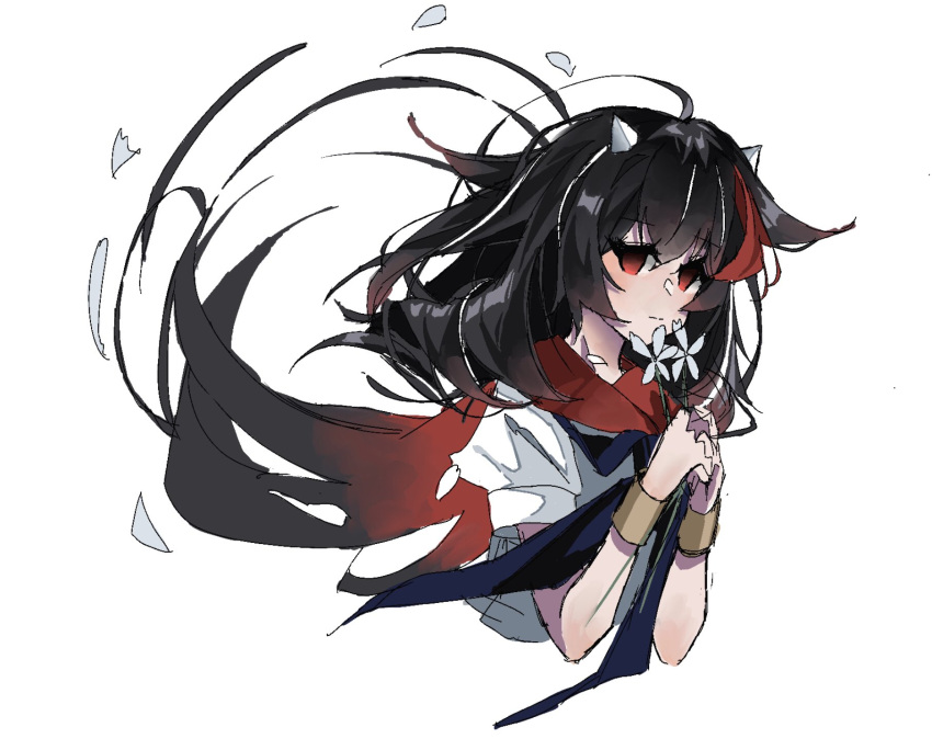 1girl black_hair bracelet closed_mouth commentary cropped_torso flower highres holding holding_flower horns jewelry kijin_seija looking_at_viewer medium_hair multicolored_hair one-hour_drawing_challenge red_eyes redhead short_sleeves simple_background solo streaked_hair touhou white_background white_flower white_hair zerocf155