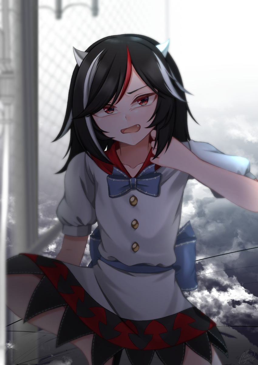 1girl arm_up black_hair blue_bow blue_bowtie blurry blurry_background bow bowtie buttons chain-link_fence clouds collarbone depth_of_field dress eyebrows_hidden_by_hair fang fence flat_chest furrowed_brow highres horns kijin_seija leg_up looking_at_viewer mashiba_lei medium_hair multicolored_hair open_mouth outdoors overcast puffy_short_sleeves puffy_sleeves red_eyes short_sleeves sky solo streaked_hair touhou tsurime white_dress