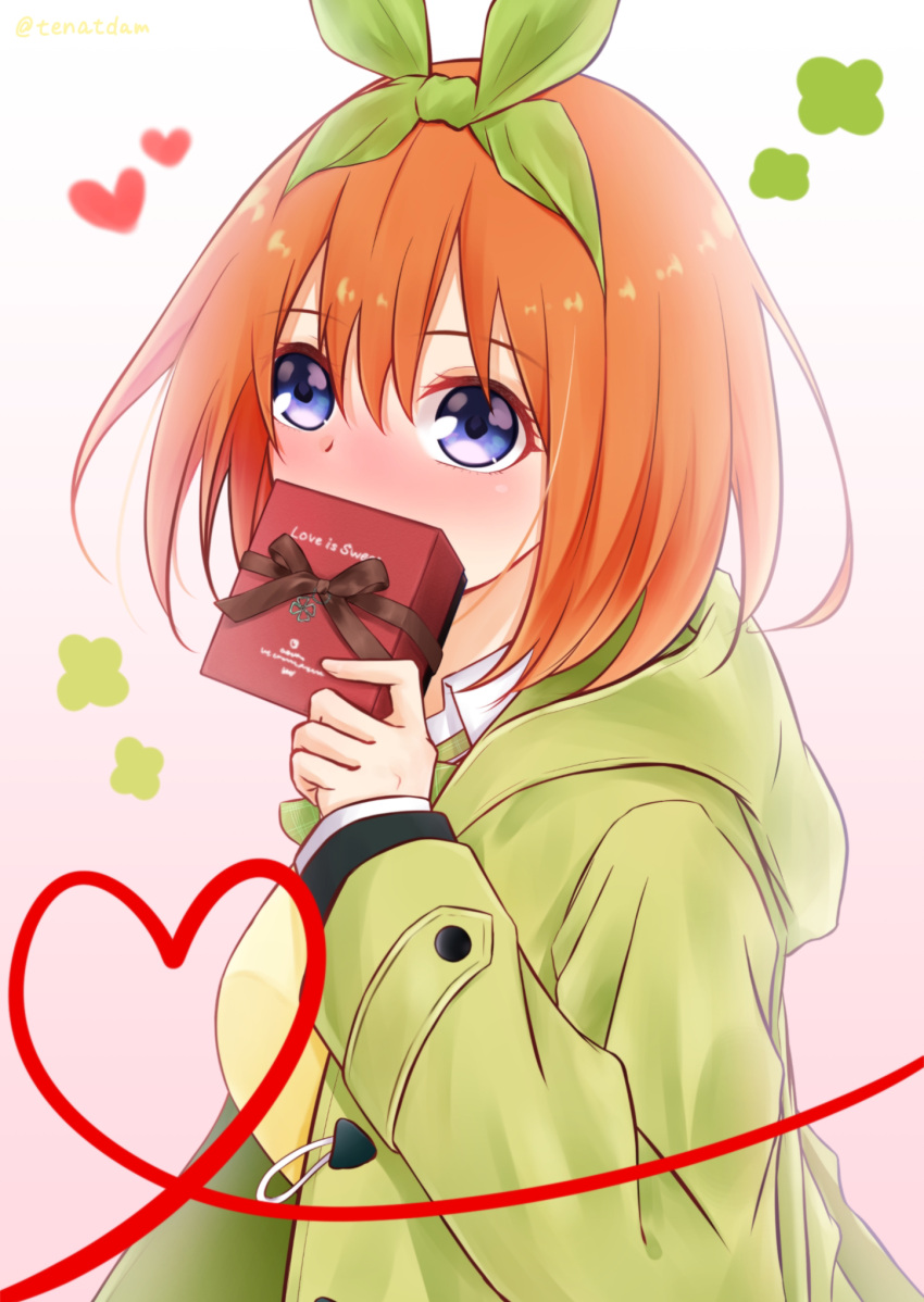 1girl blue_eyes blush bow box breasts brown_ribbon clover commentary_request covering_mouth double-parted_bangs eyelashes four-leaf_clover from_side full-face_blush gift gift_box go-toubun_no_hanayome gradient_background green_bow green_jacket green_ribbon hair_between_eyes hair_ribbon hand_up heart heart_of_string highres holding holding_gift hood hooded_jacket jacket large_breasts looking_at_viewer medium_hair nakano_yotsuba orange_hair pink_background ribbon simple_background solo straight_hair string string_of_fate ten@_(tenatdam) twitter_username upper_body upturned_eyes valentine white_background