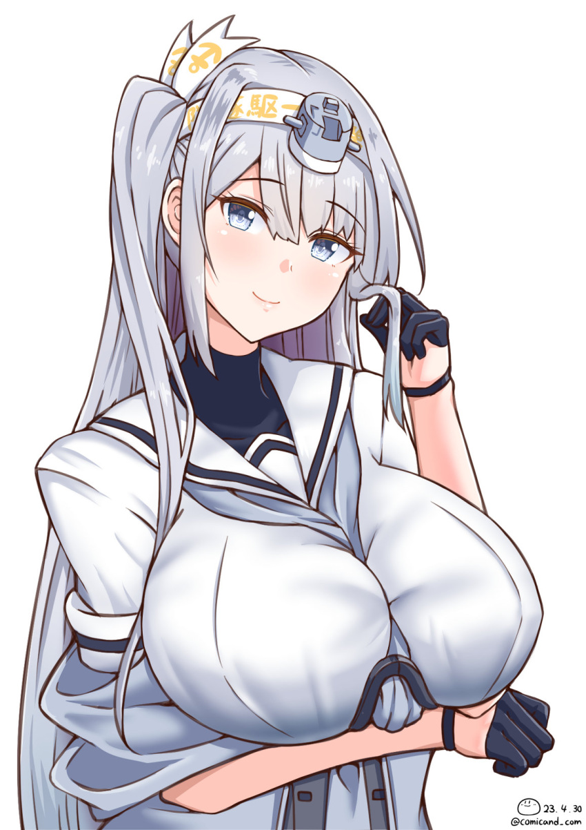 alternate_breast_size arm_under_breasts breasts fuyutsuki_(kancolle) grey_eyes hachimaki headband headgear highres kantai_collection large_breasts long_hair shiromaru_(maniado) shirt side_ponytail simple_background smile very_long_hair white_shirt