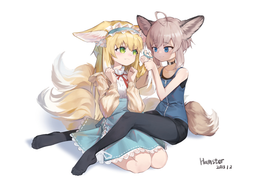 2girls absurdres adjusting_another's_hair ahoge animal_ear_fluff animal_ears arknights black_choker black_pantyhose blonde_hair blue_eyes chinese_commentary choker commentary_request dated fox_ears fox_girl fox_tail green_eyes grey_hair hair_between_eyes hairband highres kitsune kyuubi long_hair long_sleeves looking_at_another multiple_girls multiple_tails official_alternate_costume pantyhose seiza short_hair short_hair_with_long_locks sidelocks simple_background sitting sitting_on_person sleeveless sussurro_(arknights) suzuran_(arknights) suzuran_(spring_praise)_(arknights) tail whitemaus