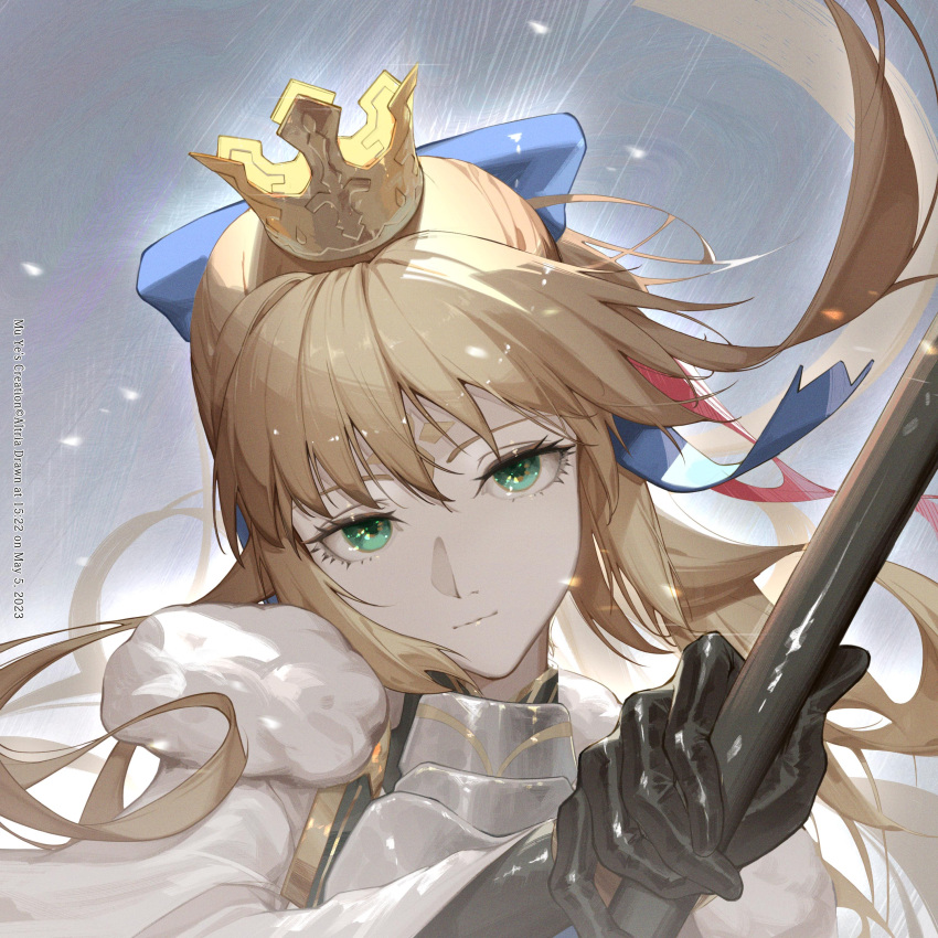 absurdres armor artoria_caster_(fate) artoria_caster_(third_ascension)_(fate) artoria_pendragon_(fate) black_gloves blue_bow bow closed_mouth crown elbow_gloves fate/grand_order fate_(series) fur_trim gloves gold gold_trim green_eyes grey_background hair_between_eyes hair_bow highres holding holding_staff long_sleeves looking_at_viewer makinohara_ue rain red_ribbon rhombus ribbon staff white_fur