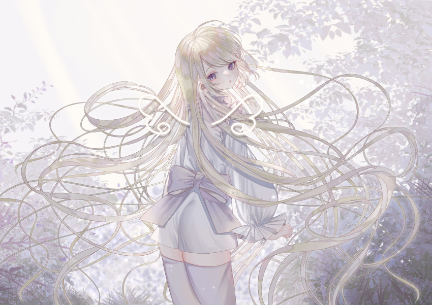 1girl absurdly_long_hair ahoge back_bow blonde_hair bow bush cowboy_shot dress expressionless floating_hair highres long_hair looking_at_viewer looking_back mini_wings msa_(fary_white) original outdoors short_dress slit_pupils solo thigh-highs very_long_hair violet_eyes white_dress white_thighhighs wings
