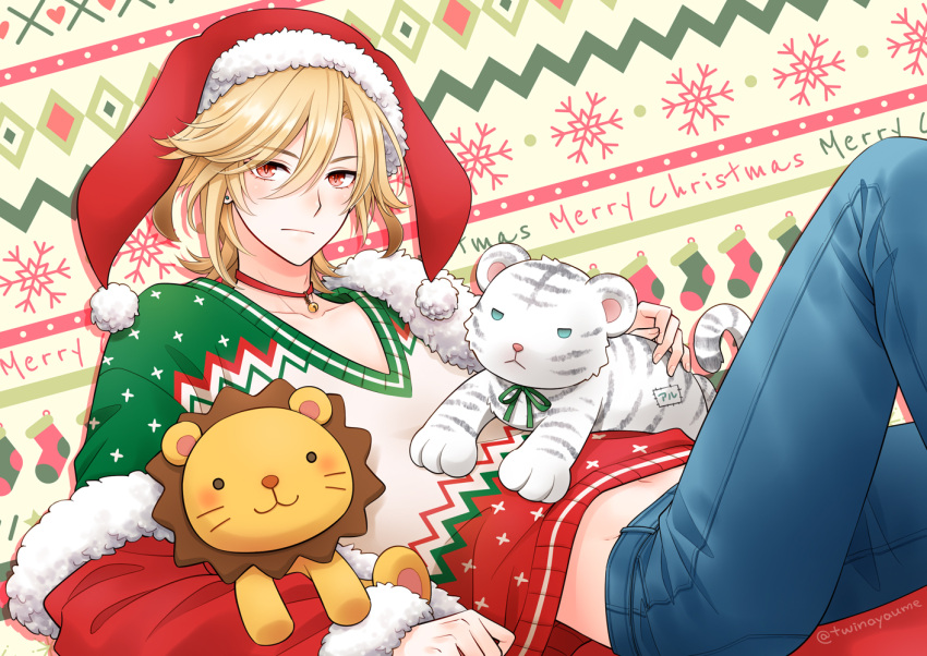 alternate_costume blonde_hair blue_pants christmas closed_mouth earrings elf_hat genshin_impact hair_between_eyes hair_ornament jewelry kaveh_(genshin_impact) long_hair male_focus merry_christmas midriff multicolored_clothes multicolored_shirt pants red_eyes red_headwear red_sleeves stomach stuffed_animal stuffed_lion stuffed_tiger stuffed_toy twinayaume