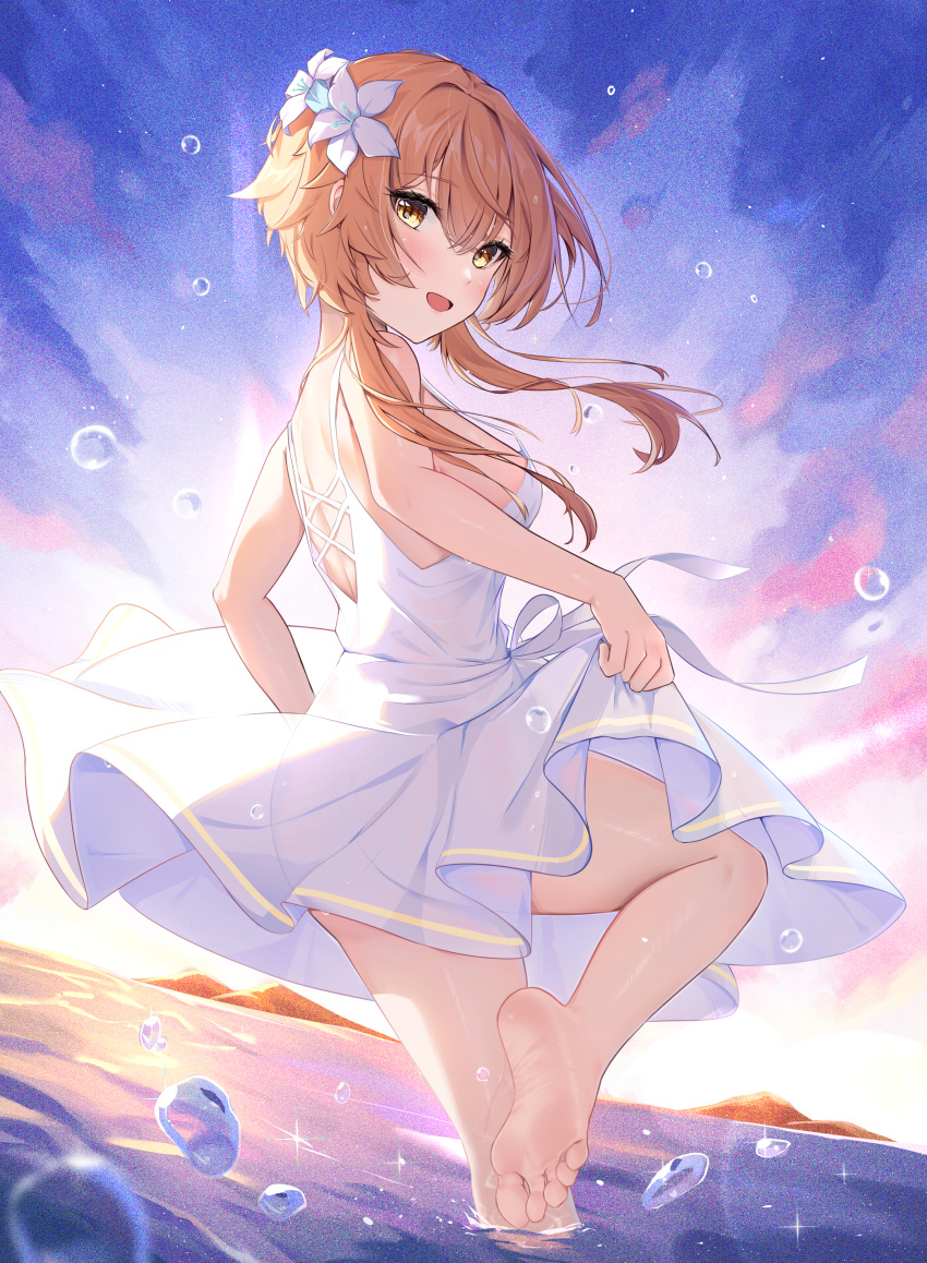 1girl :d absurdres alternate_costume bare_back barefoot blonde_hair blurry breasts clothes_lift clouds cloudy_sky commentary_request depth_of_field dress dress_lift genshin_impact hair_between_eyes highres in_water lifted_by_self looking_at_viewer lumine_(genshin_impact) mountainous_horizon ocean radoremo short_hair short_hair_with_long_locks sideboob sidelocks sky sleeveless smile solo standing standing_on_one_leg toes twilight white_dress yellow_eyes