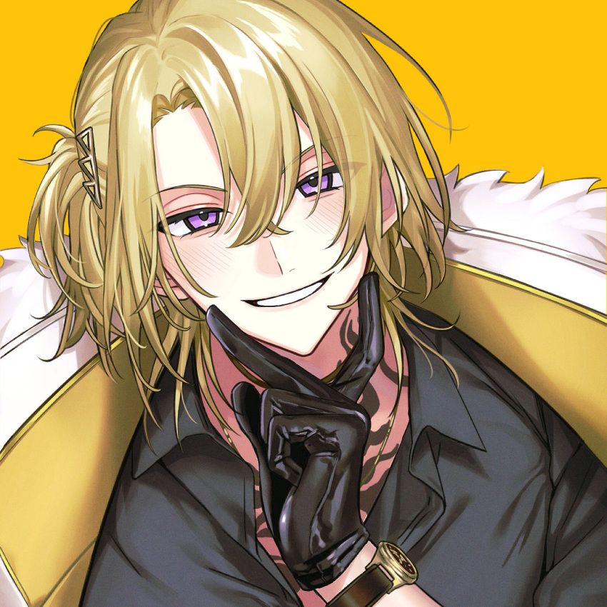 1boy black_gloves black_shirt blonde_hair blush chest_tattoo coat coat_on_shoulders collared_shirt commentary crossed_bangs english_commentary fur-trimmed_coat fur_trim gloves grin hair_between_eyes hair_ornament hairclip hand_on_own_chin hand_up highres jewelry lapels looking_at_viewer luca_kaneshiro luca_kaneshiro_(1st_costume) male_focus medium_hair necklace nijisanji nijisanji_en open_collar orange_background parted_bangs shirt short_sidetail sidelocks simple_background smile solo ss_utr3n tattoo teeth upper_body v-shaped_eyebrows violet_eyes virtual_youtuber watch watch white_coat wing_collar