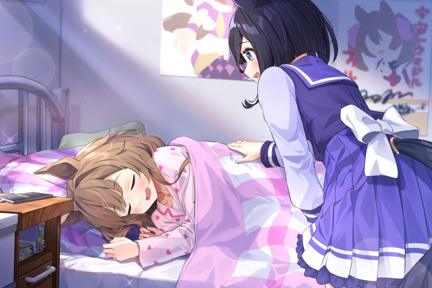 2girls animal_ears bed bedroom black_hair blanket blue_eyes blush bow brown_hair closed_eyes commentary_request drooling eishin_flash_(umamusume) hamanashi_(trapiorra) highres horse_ears horse_girl horse_tail indoors leaning_forward lens_flare long_sleeves lying medium_hair multiple_girls nightstand on_side open_mouth pajamas pillow pink_shirt pleated_skirt poster_(object) purple_shirt purple_skirt sailor_collar school_uniform shirt short_hair sideways_mouth skirt sleeping smart_falcon_(umamusume) smile sparkle standing tail tail_through_clothes tracen_school_uniform umamusume under_covers waking_another white_bow