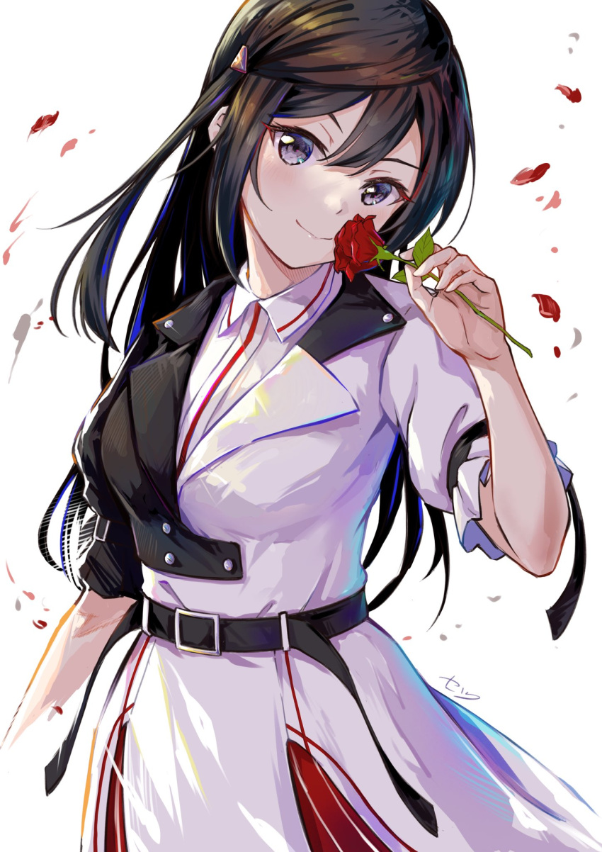 1girl belt black_hair breasts commentary flower grey_eyes hair_ornament hairclip highres holding holding_flower long_hair looking_at_viewer love_live! love_live!_nijigasaki_high_school_idol_club medium_breasts one_side_up petals red_flower red_rose rose rose_petals setsu_(qjsj1993aa) sidelocks signature smile solo swept_bangs upper_body white_background yuuki_setsuna_(love_live!)