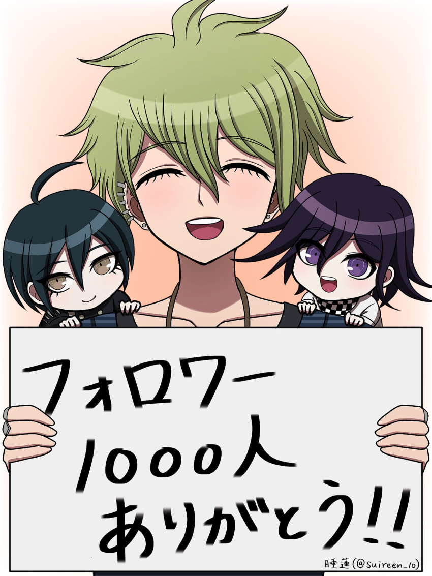3boys :d ahoge amami_rantaro black_hair brown_eyes checkered_clothes checkered_scarf chibi chibi_inset closed_eyes danganronpa_(series) danganronpa_v3:_killing_harmony facing_viewer flipped_hair gradient_background hair_between_eyes highres holding holding_sign jewelry looking_at_viewer multiple_boys necklace oma_kokichi saihara_shuichi scarf short_hair sign smile suiren_yurei teeth translation_request upper_teeth_only violet_eyes