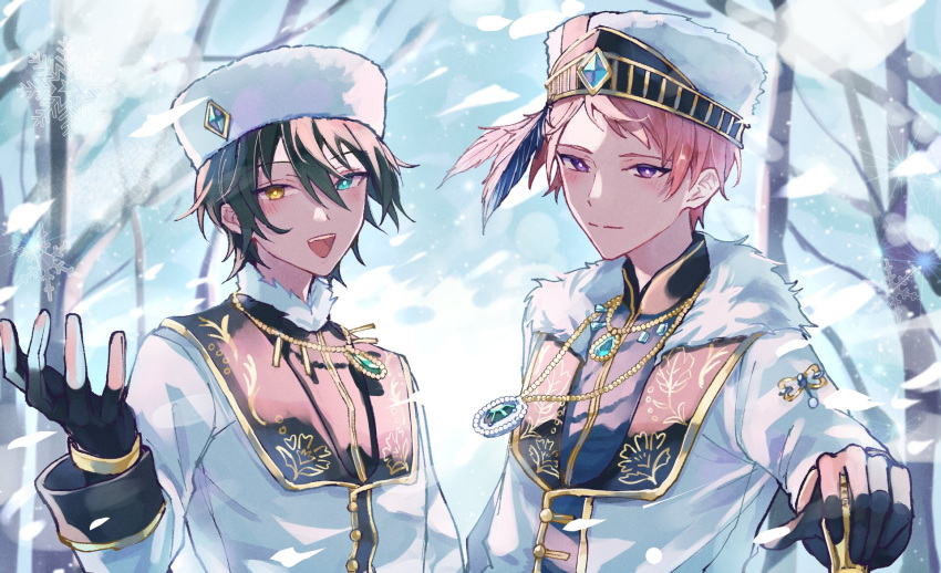 2boys aqua_eyes black_gloves closed_mouth commentary_request ensemble_stars! fingerless_gloves fur_trim gloves green_hair hair_between_eyes hat heterochromia highres itsuki_shu jewelry kagehira_mika long_sleeves male_focus multiple_boys necklace official_alternate_costume open_mouth pink_hair short_hair snowing teeth upper_body upper_teeth_only valkyrie_(ensemble_stars!) violet_eyes wednesday_108 yellow_eyes