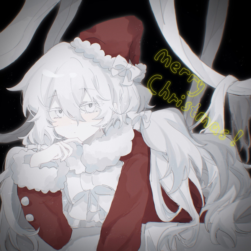 1girl alternate_costume black_background bow charlotte_wiltshire_(q84) gloves hair_bow hat hello_charlotte highres jacket low_twintails merry_christmas monaka78289685 pale_skin red_headwear red_jacket santa_costume santa_hat solo twintails wavy_hair white_bow white_eyes white_gloves white_hair