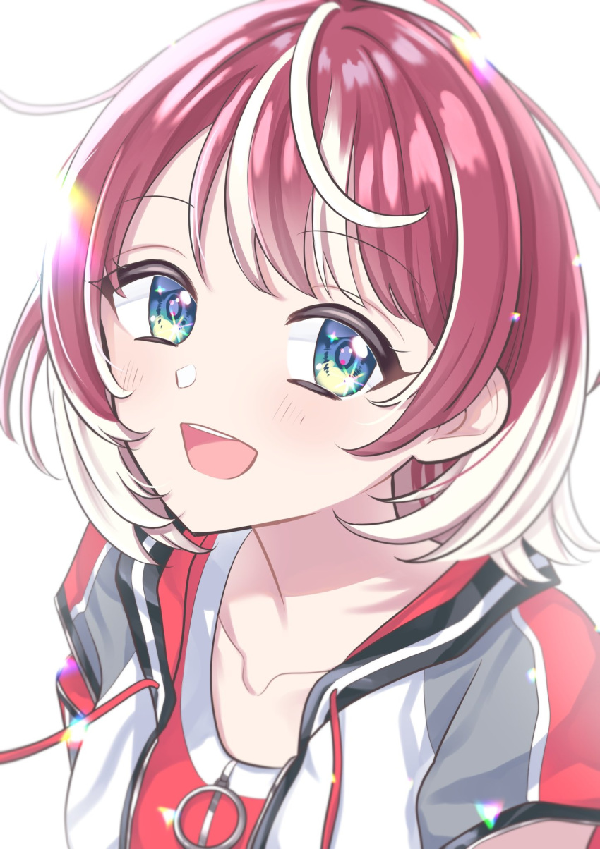 1girl blue_eyes collarbone commentary_request drawstring highres idolmaster idolmaster_va-liv jacket kamizurucosmo light_blush looking_at_viewer multicolored_clothes multicolored_hair multicolored_jacket open_mouth red_shirt redhead shirt short_hair smile solo sparkling_eyes sunlight teeth tomori_manaka two-tone_hair upper_body upper_teeth_only virtual_youtuber white_background white_hair white_jacket zipper_pull_tab