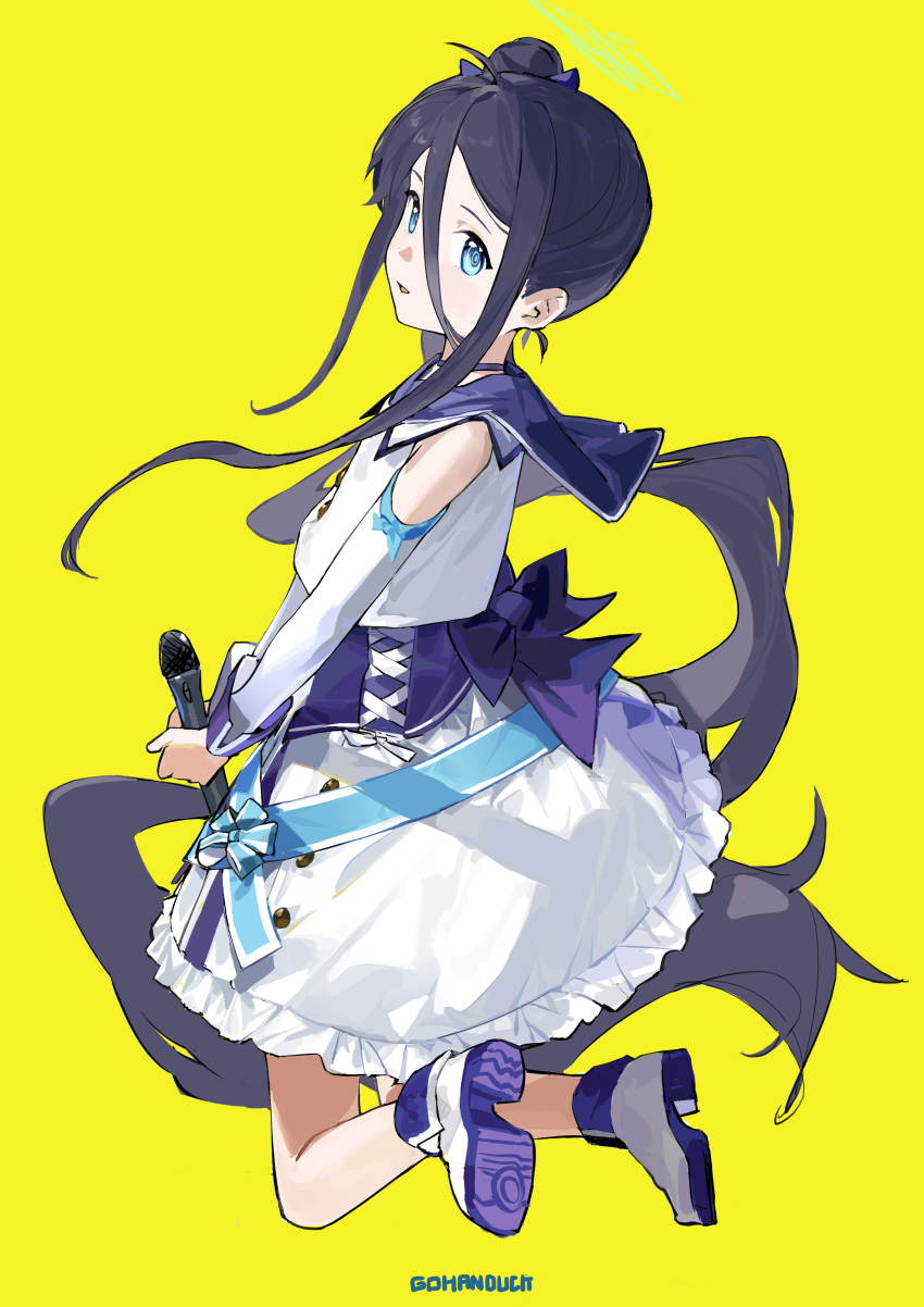 1girl absurdly_long_hair absurdres aris_(blue_archive) artist_name black_hair blue_archive blue_eyes boots choker detached_sleeves full_body gohanduck hair_between_eyes halo highres kneeling long_hair looking_at_viewer looking_to_the_side microphone open_mouth sailor_collar shirt side_ponytail skirt sleeveless sleeveless_shirt smile solo very_long_hair white_footwear white_shirt white_skirt yellow_background