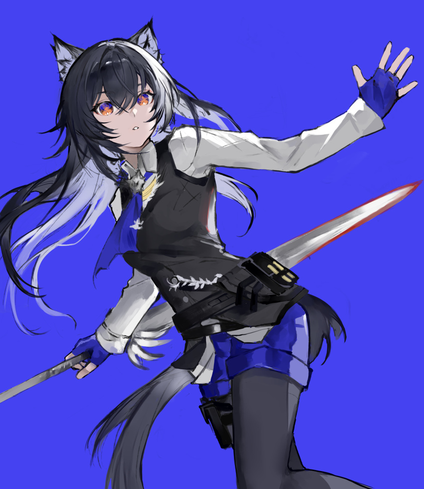 1girl absurdres animal_ears arknights black_hair black_pantyhose black_vest blue_background blue_eyes blue_gloves blue_necktie blue_shorts collared_shirt commentary cowboy_shot dutch_angle fingerless_gloves gloves hair_between_eyes highres holding holding_sword holding_weapon long_hair long_sleeves multicolored_eyes necktie no_cape official_alternate_costume pantyhose pantyhose_under_shorts parted_lips s_4ik4 shirt shorts simple_background solo sword tail texas_(arknights) texas_the_omertosa_(arknights) thigh_strap vest weapon white_shirt wolf_ears wolf_girl wolf_tail yellow_eyes