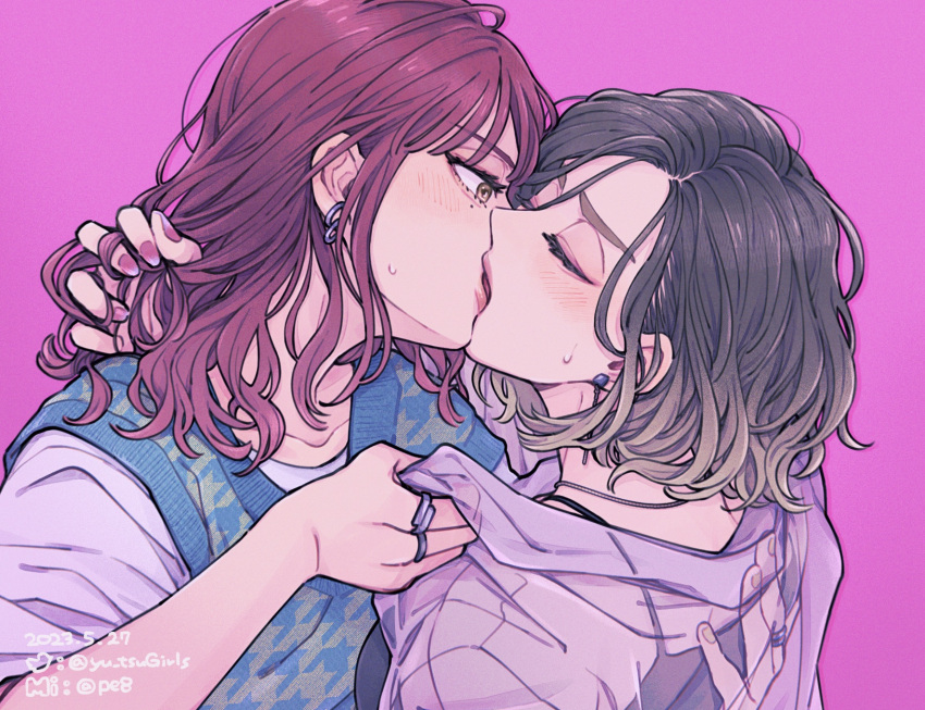 2girls black_hair brown_hair closed_eyes dated ear_piercing gradient_hair hand_in_another's_hair hand_on_another's_back highres jewelry kiss looking_at_another multicolored_hair multiple_girls original peg piercing purple_background purple_nails redhead ring sweater_vest yuri
