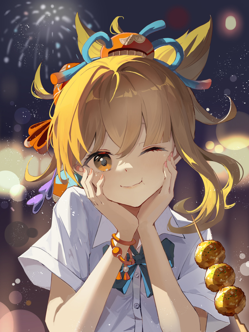 1girl alternate_costume biubiubiu blonde_hair blue_bow blue_bowtie blurry bokeh bow bowtie bracelet closed_mouth collared_shirt commentary_request depth_of_field fireworks genshin_impact hands_on_own_cheeks hands_on_own_face highres jewelry long_hair looking_at_viewer one_eye_closed orange_hair pink_nails shirt short_sleeves skewer smile solo t-shirt upper_body white_shirt yoimiya_(genshin_impact)