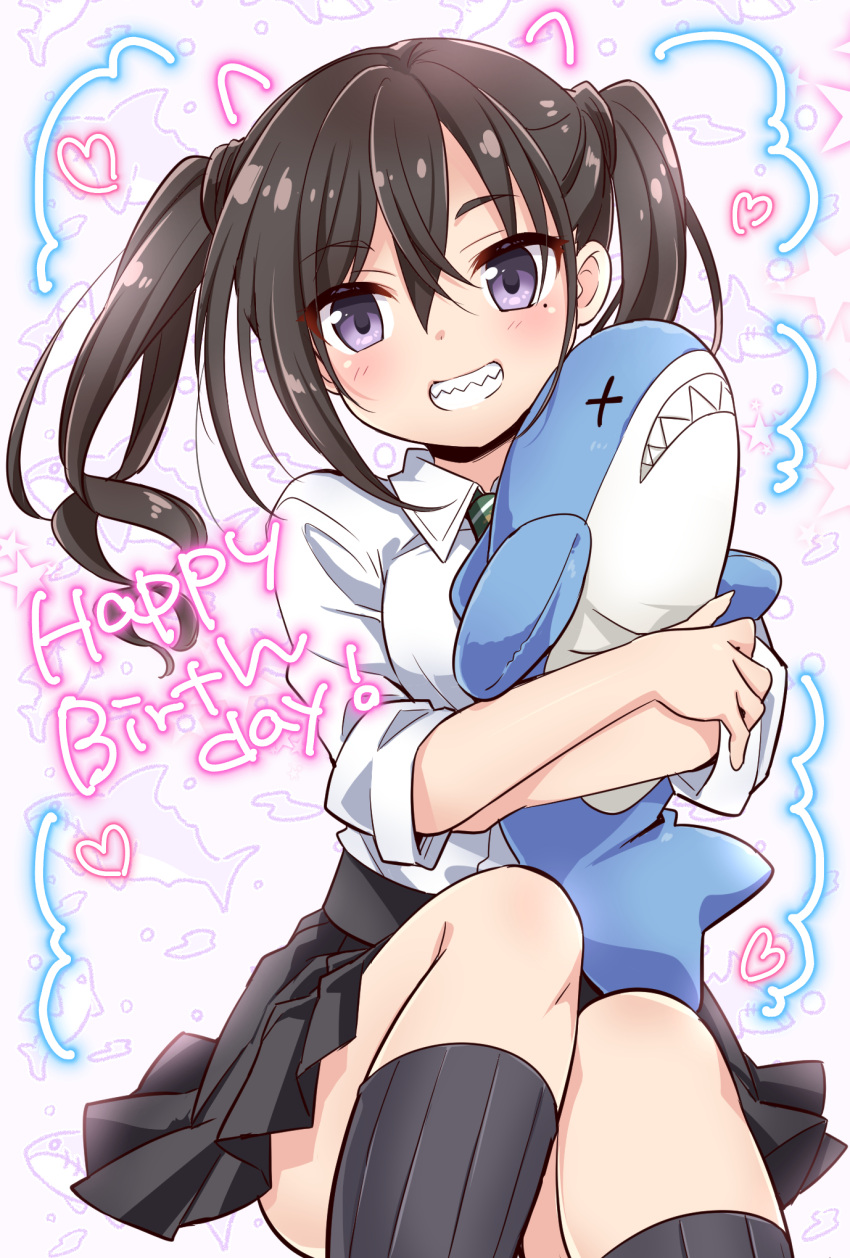 1girl black_bow black_skirt black_socks blush bow breasts dot_nose green_necktie grin hair_between_eyes hair_bow happy_birthday highres holding holding_stuffed_toy idolmaster idolmaster_cinderella_girls idolmaster_cinderella_girls_starlight_stage knees_up long_hair looking_at_viewer medium_breasts mole mole_under_eye necktie object_hug pleated_skirt ruo_(cruzada) school_uniform sharp_teeth shirt skirt sleeves_rolled_up smile socks solo stuffed_animal stuffed_shark stuffed_toy sunazuka_akira teeth twintails violet_eyes white_background white_shirt