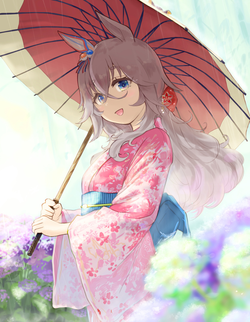 1girl alternate_costume animal_ears blue_eyes blurry blurry_background brown_hair floral_print flower hair_between_eyes hair_ornament highres holding holding_umbrella horse_ears inuyamatarou japanese_clothes kimono long_hair long_sleeves multicolored_hair obi oil-paper_umbrella open_mouth outdoors pink_kimono rain sash smile solo streaked_hair umamusume umbrella upper_body wide_sleeves wonder_acute_(umamusume)