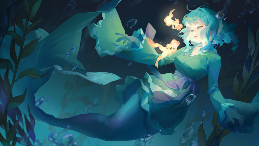 1girl absurdres air_bubble animal blue_eyes blue_hair bubble chinese_commentary clio_(dabingshi_clio_da) fins fish frilled_sleeves frills green_kimono head_fins highres japanese_clothes kimono long_sleeves mermaid monster_girl obi open_mouth sash short_hair smile solo touhou underwater wakasagihime wide_sleeves